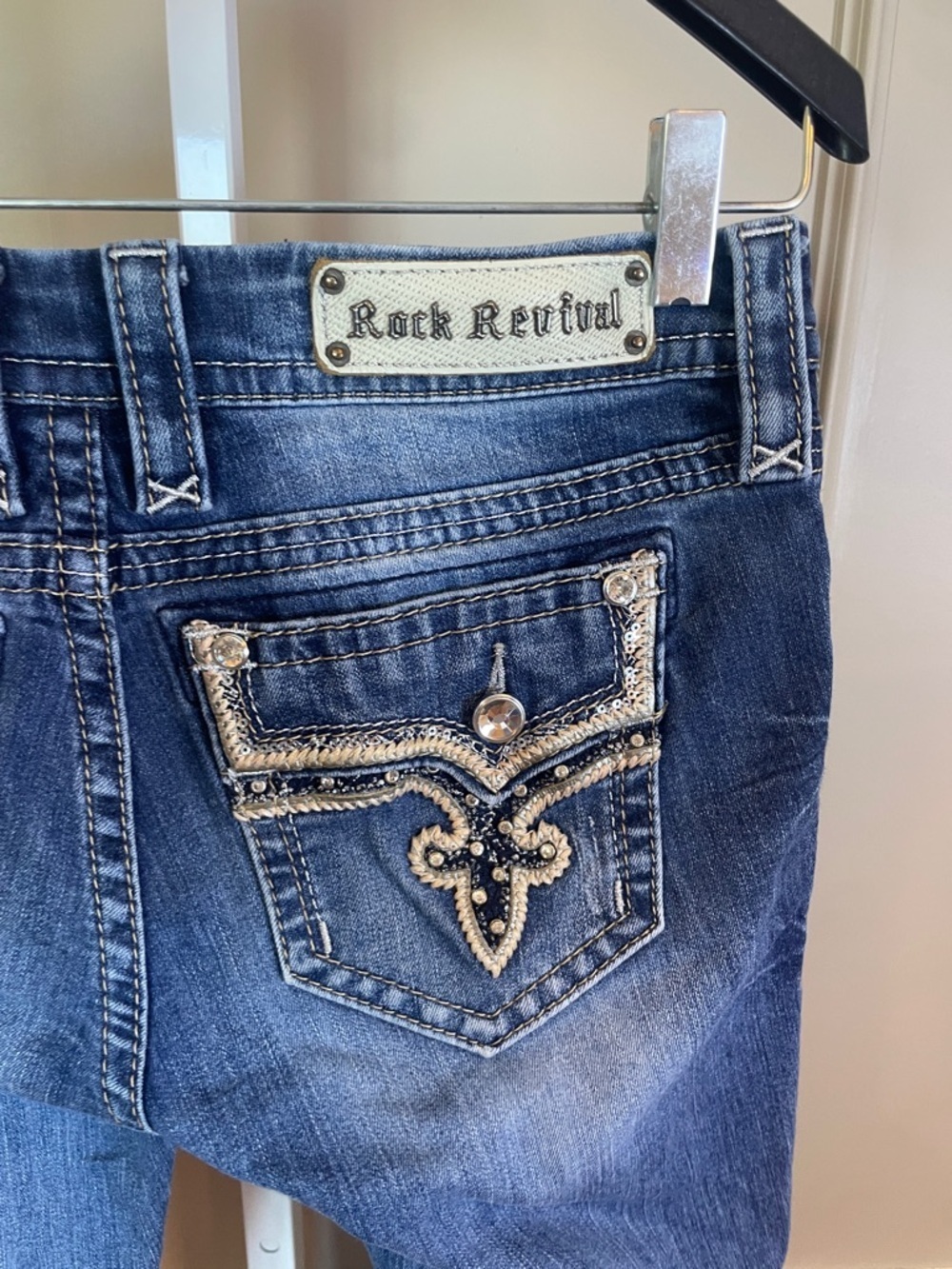 Rock Revival Betty Denim Capri 28 Cropped Jeans Bing Rhinestone Low Rise
